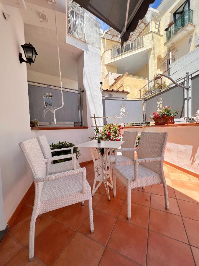 Augusto Capri Apartment Luaran gambar