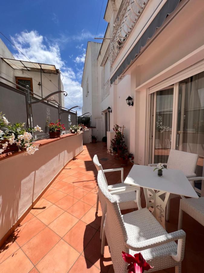 Augusto Capri Apartment Luaran gambar